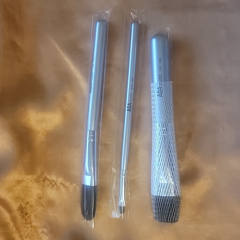 NEW 10-Piece Silver Brush Set - Picture 4 of 5